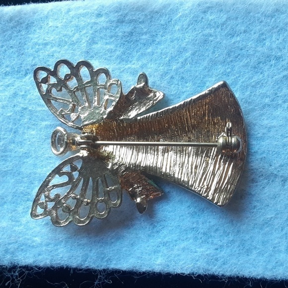 Lovely Angel Pin. - Picture 3 of 5